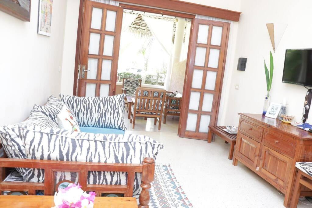 Tembo Beach Cottage Malindi Esterno foto