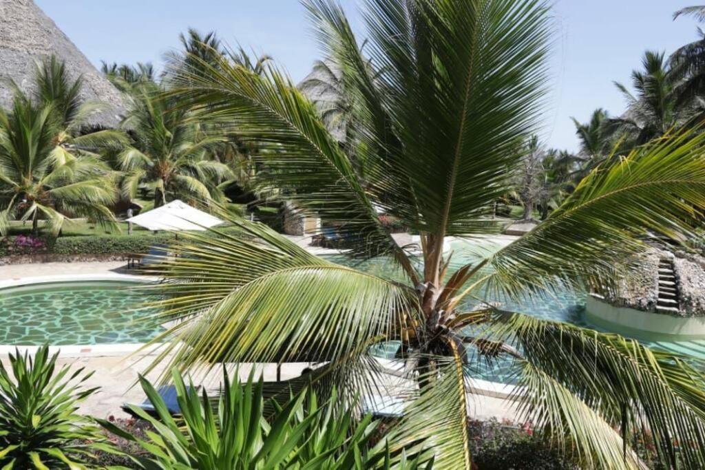 Tembo Beach Cottage Malindi Esterno foto
